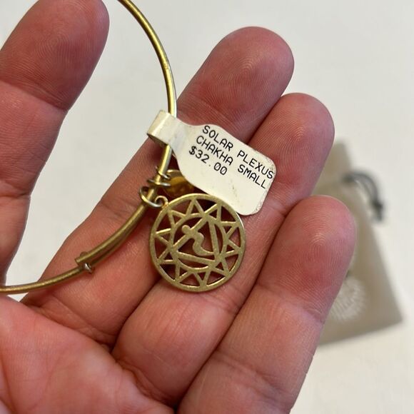 Chrysalis Solar Chakra Gold Expandable Stackable Bangle Bracelet NWT OSFM - Picture 5 of 6